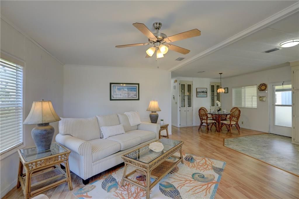 En Venta: $177,000 (2 camas, 2 baños, 1056 Pies cuadrados)