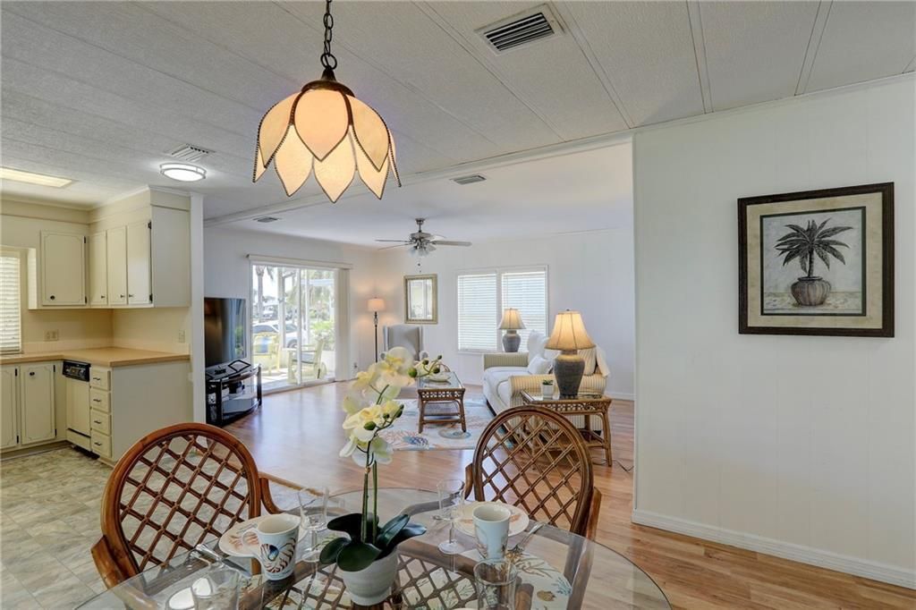 En Venta: $177,000 (2 camas, 2 baños, 1056 Pies cuadrados)