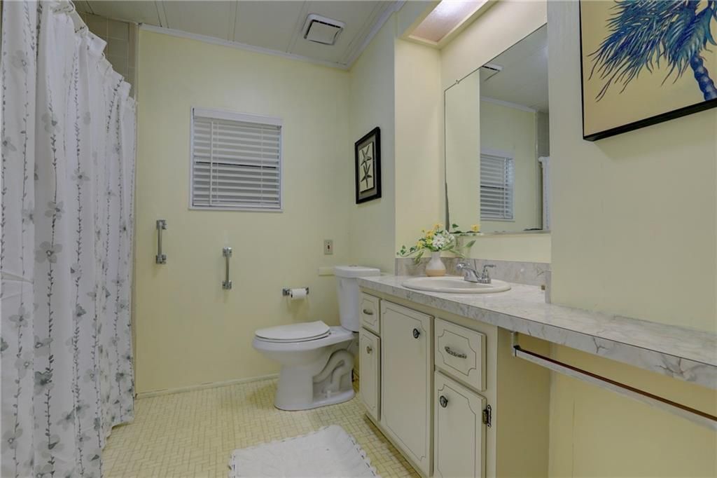 En Venta: $177,000 (2 camas, 2 baños, 1056 Pies cuadrados)