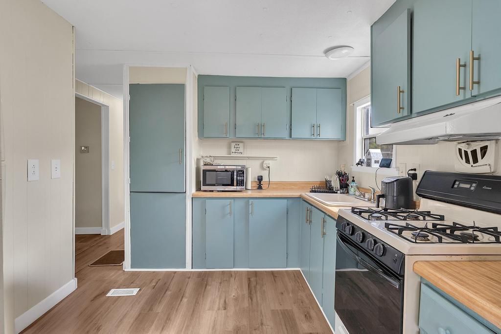 待售: $234,900 (2 贝兹, 2 浴室, 960 平方英尺)