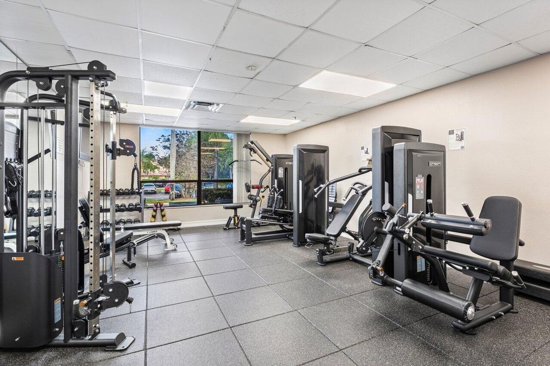 Active With Contract: $235,000 (2 beds, 2 baths, 1293 Square Feet)