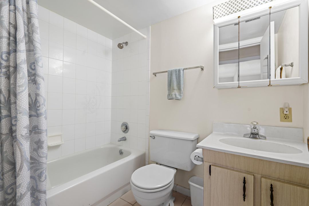 Active With Contract: $59,900 (1 beds, 1 baths, 699 Square Feet)