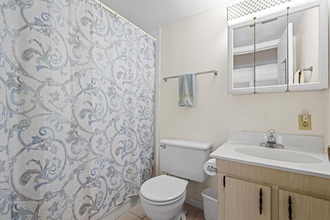 Active With Contract: $59,900 (1 beds, 1 baths, 699 Square Feet)