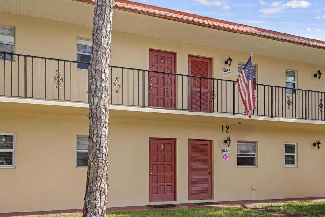 Active With Contract: $59,900 (1 beds, 1 baths, 699 Square Feet)