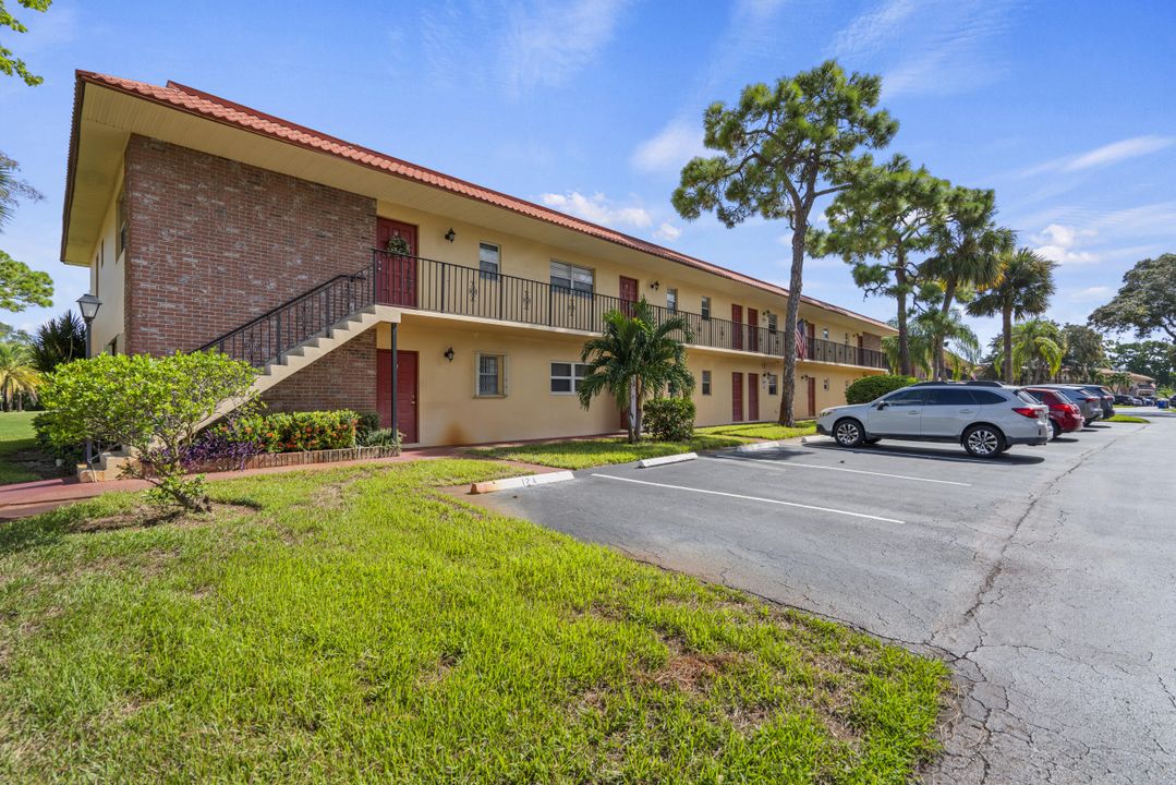 Active With Contract: $59,900 (1 beds, 1 baths, 699 Square Feet)