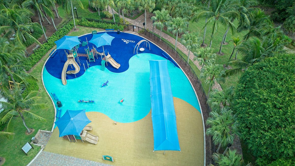 合同活跃: $799,000 (5 贝兹, 2 浴室, 3027 平方英尺)