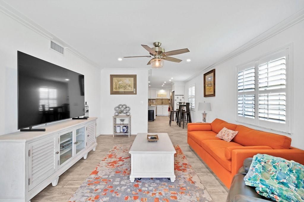 待售: $525,000 (2 贝兹, 2 浴室, 1000 平方英尺)