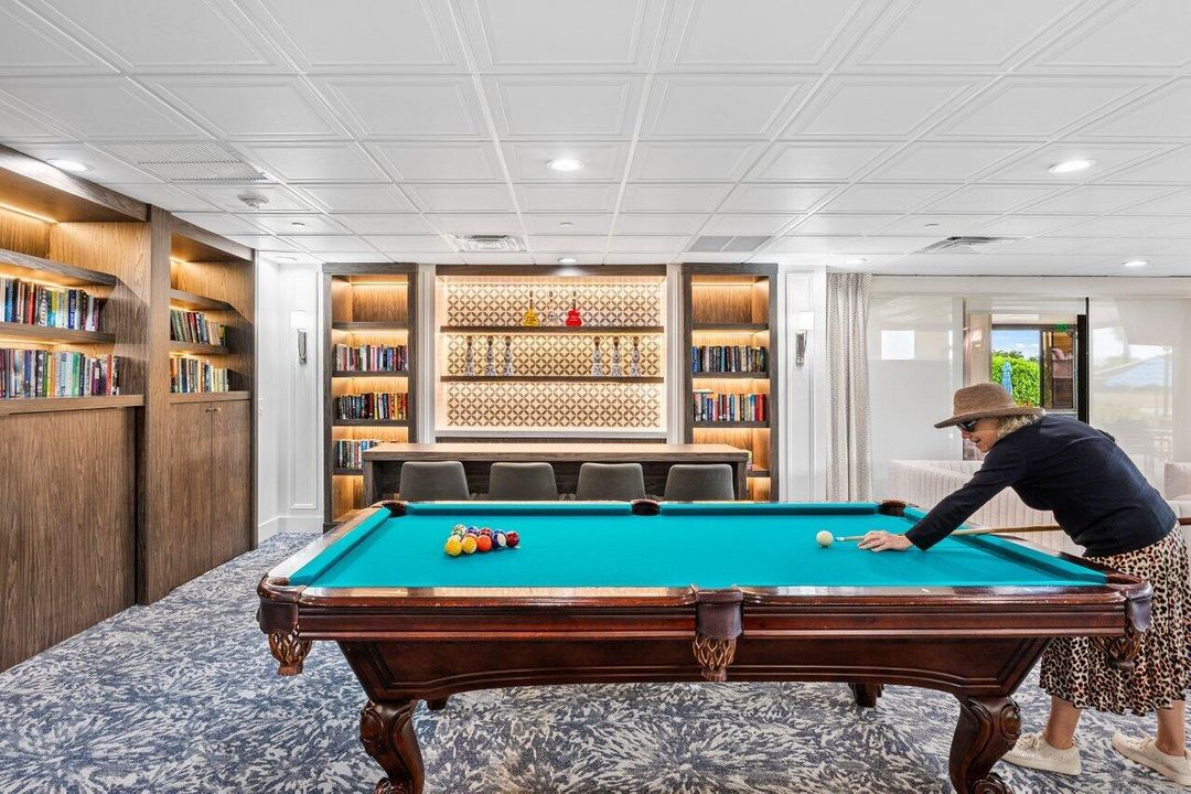 Active With Contract: $235,000 (2 beds, 2 baths, 1293 Square Feet)