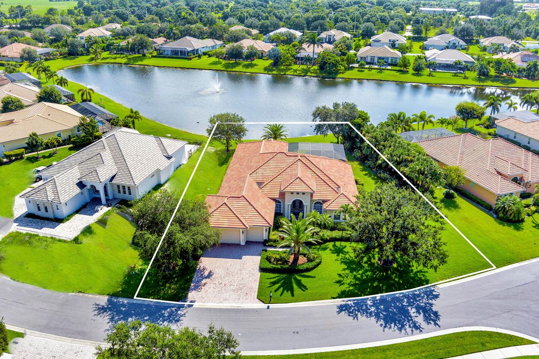 Active With Contract: $898,800 (4 beds, 3 baths, 3422 Square Feet)