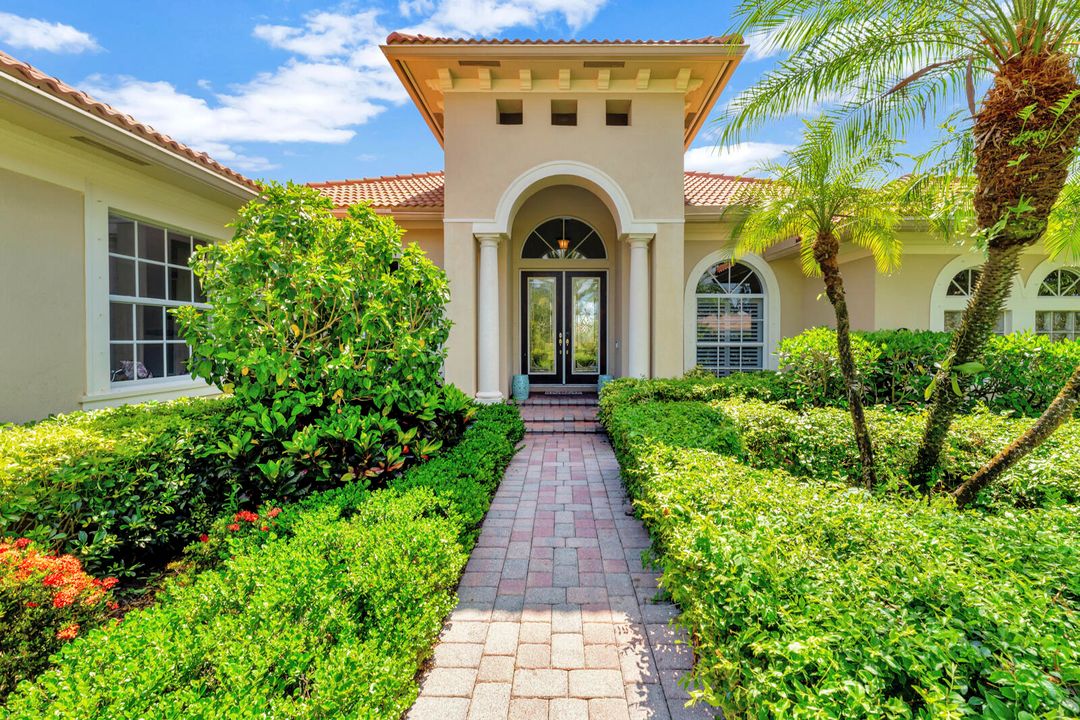 Active With Contract: $898,800 (4 beds, 3 baths, 3422 Square Feet)