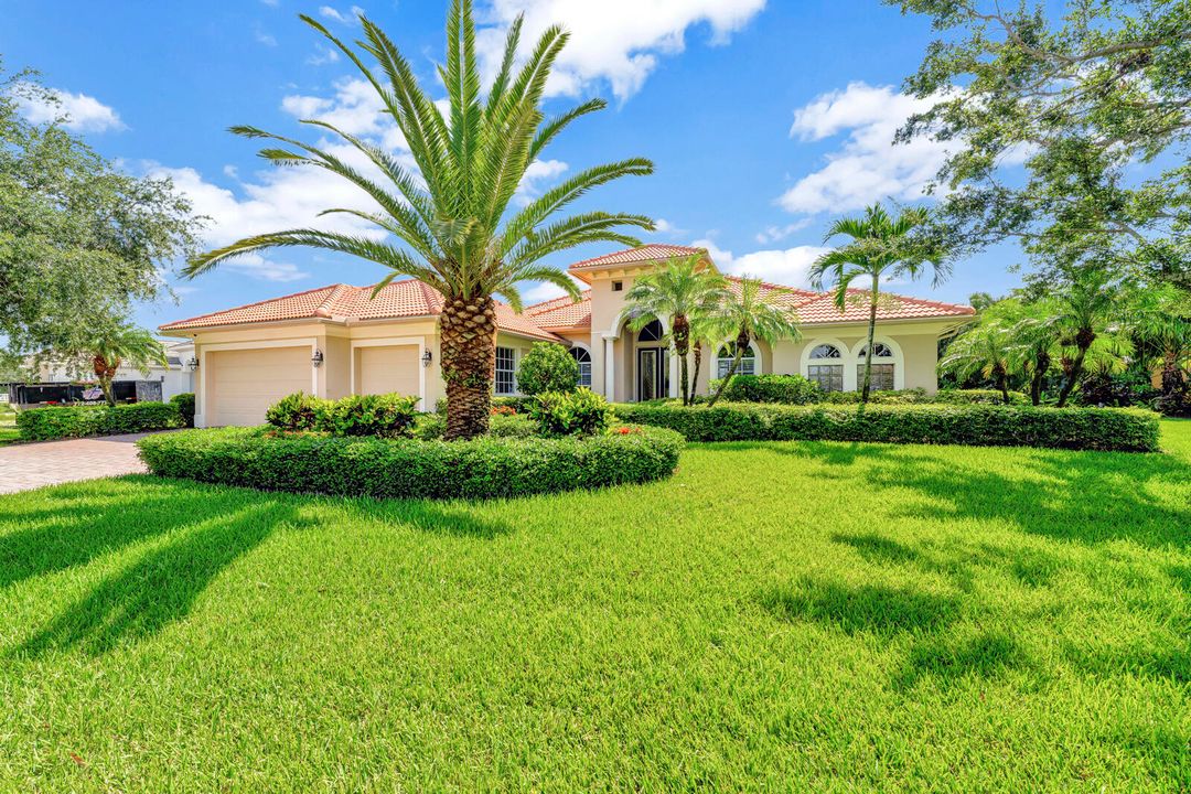 Active With Contract: $898,800 (4 beds, 3 baths, 3422 Square Feet)