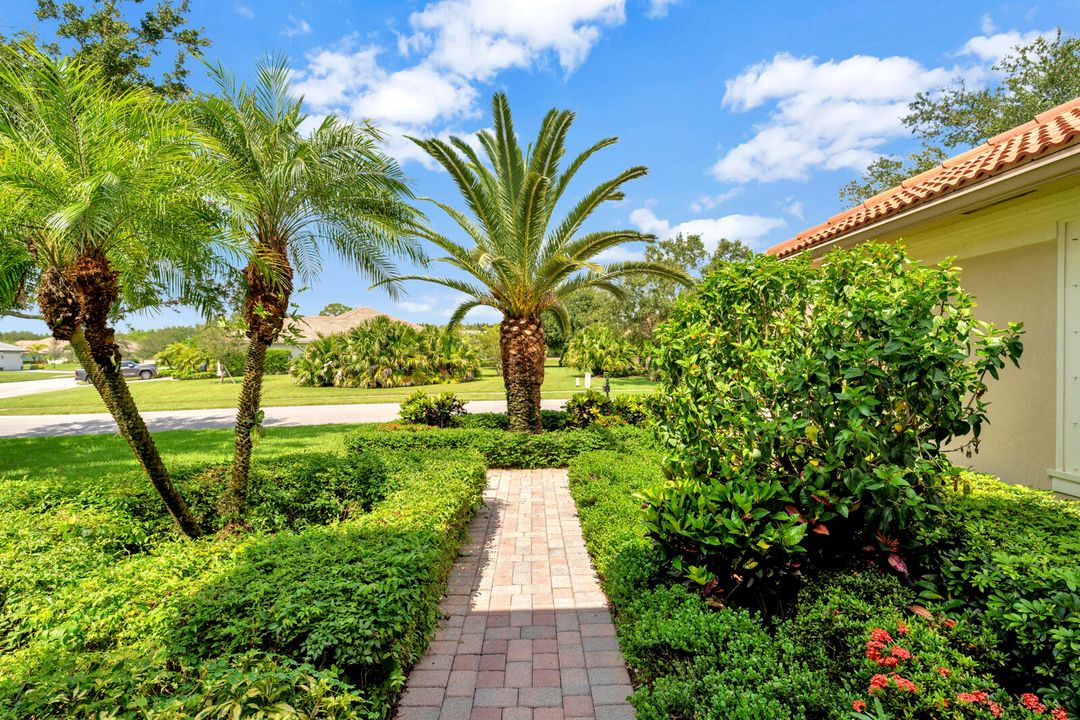 Active With Contract: $898,800 (4 beds, 3 baths, 3422 Square Feet)