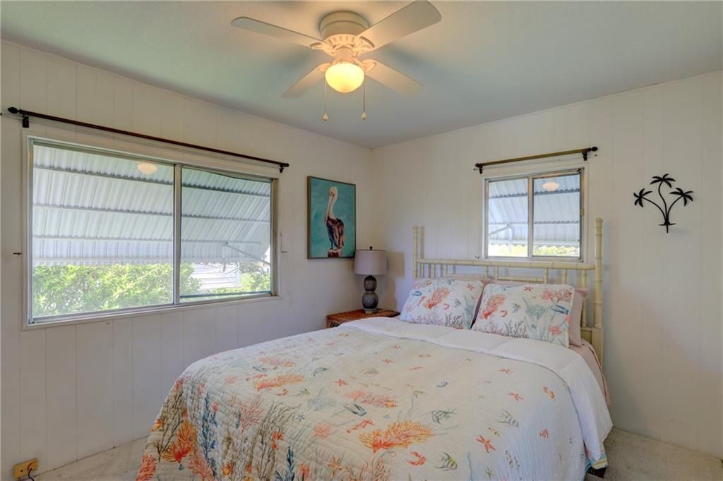 For Sale: $137,000 (2 beds, 1 baths, 736 Square Feet)