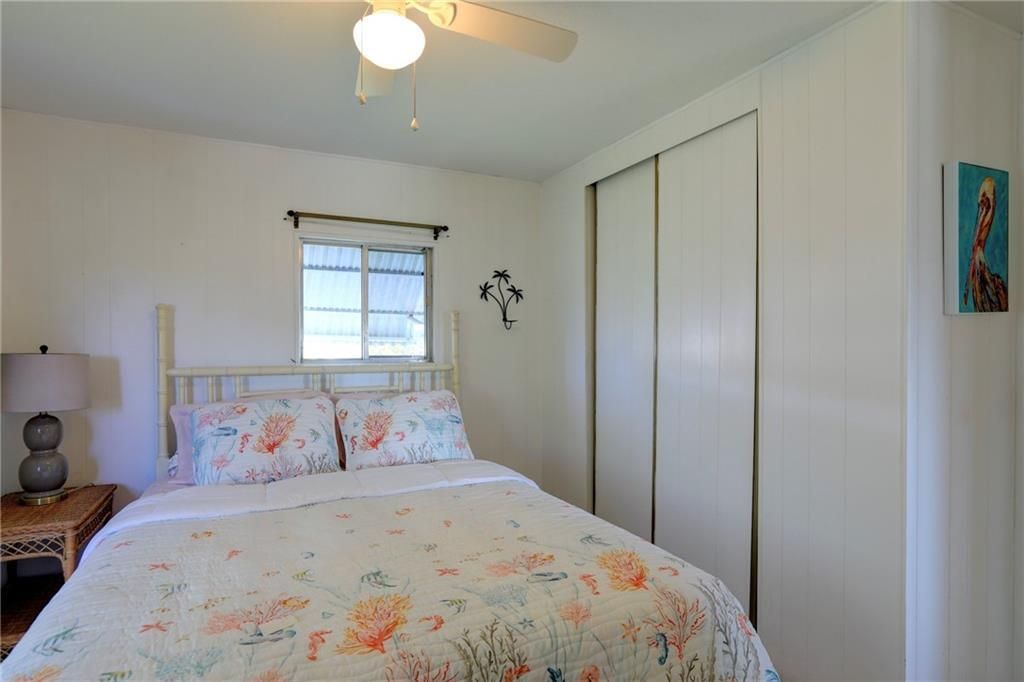 For Sale: $137,000 (2 beds, 1 baths, 736 Square Feet)