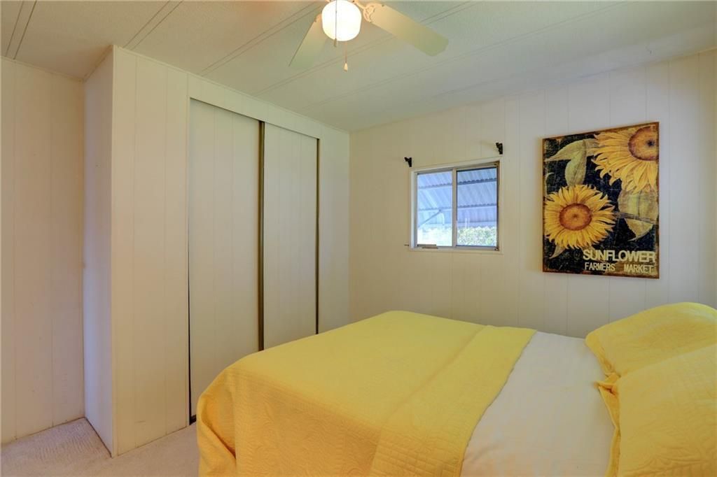 For Sale: $137,000 (2 beds, 1 baths, 736 Square Feet)