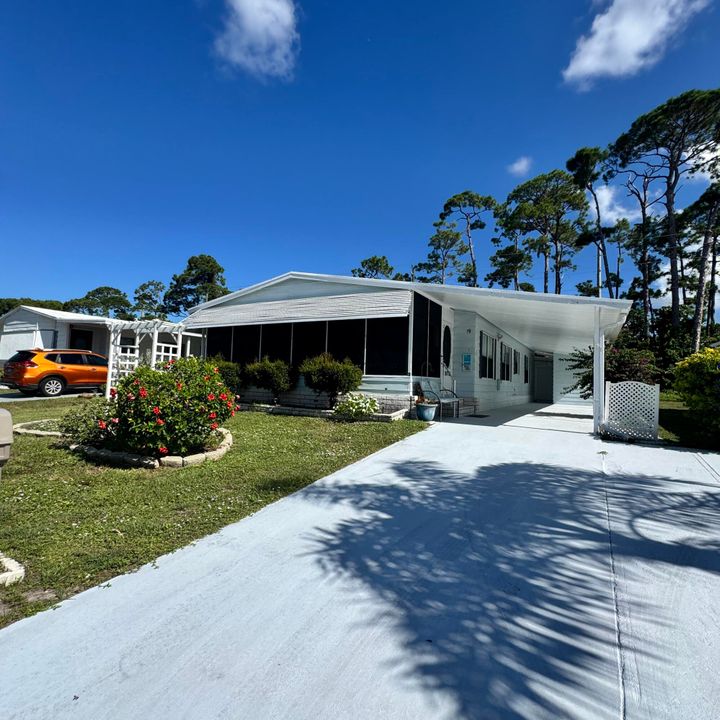 For Sale: $44,900 (2 beds, 2 baths, 1400 Square Feet)