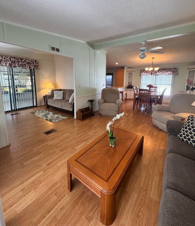 For Sale: $44,900 (2 beds, 2 baths, 1400 Square Feet)