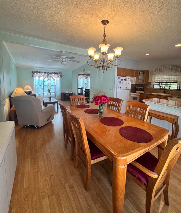 For Sale: $44,900 (2 beds, 2 baths, 1400 Square Feet)