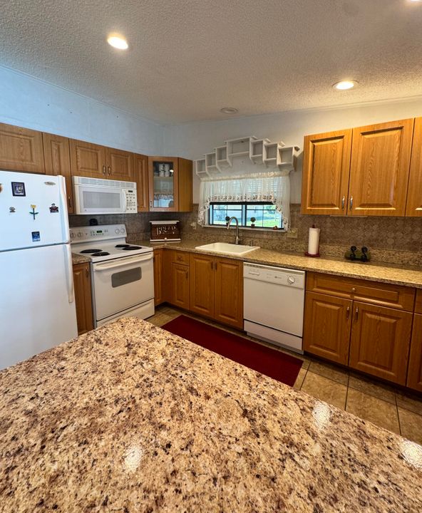 For Sale: $44,900 (2 beds, 2 baths, 1400 Square Feet)