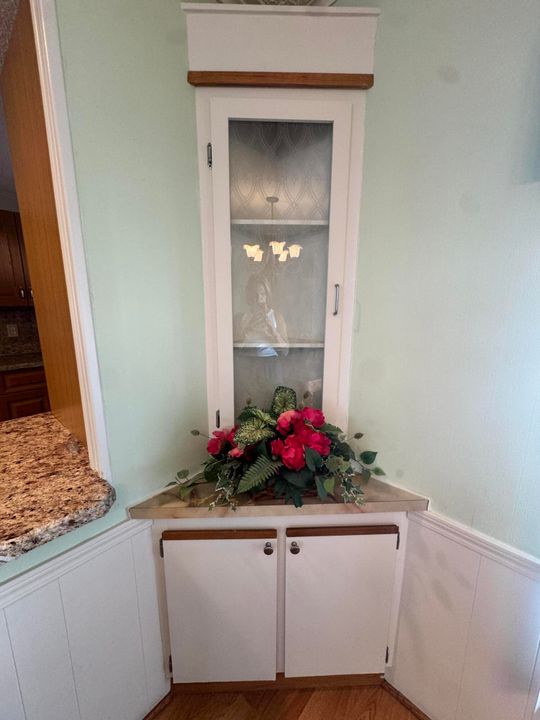 For Sale: $44,900 (2 beds, 2 baths, 1400 Square Feet)