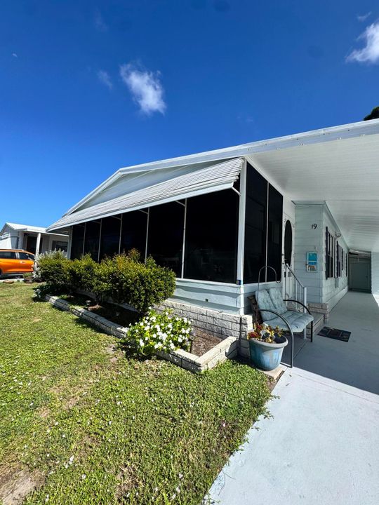 For Sale: $44,900 (2 beds, 2 baths, 1400 Square Feet)