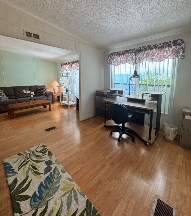 For Sale: $44,900 (2 beds, 2 baths, 1400 Square Feet)