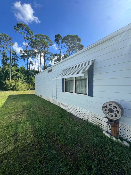 For Sale: $44,900 (2 beds, 2 baths, 1400 Square Feet)