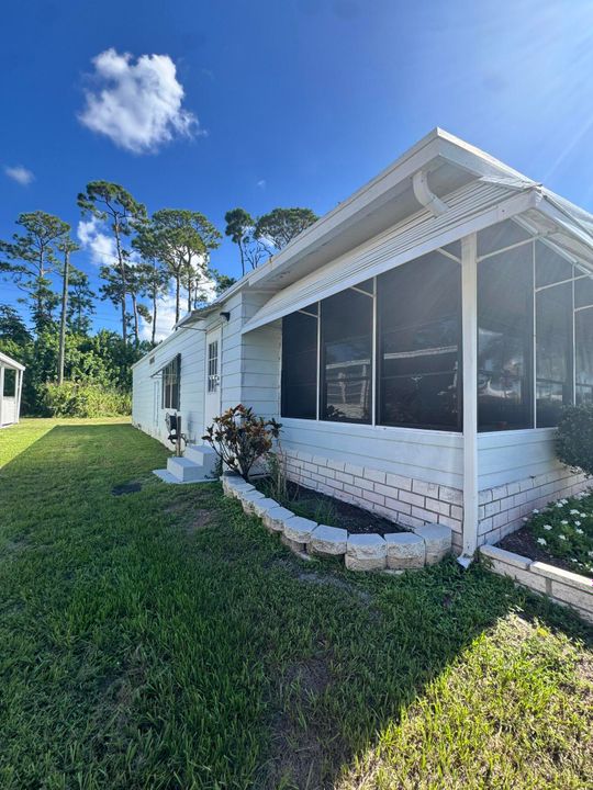 For Sale: $44,900 (2 beds, 2 baths, 1400 Square Feet)