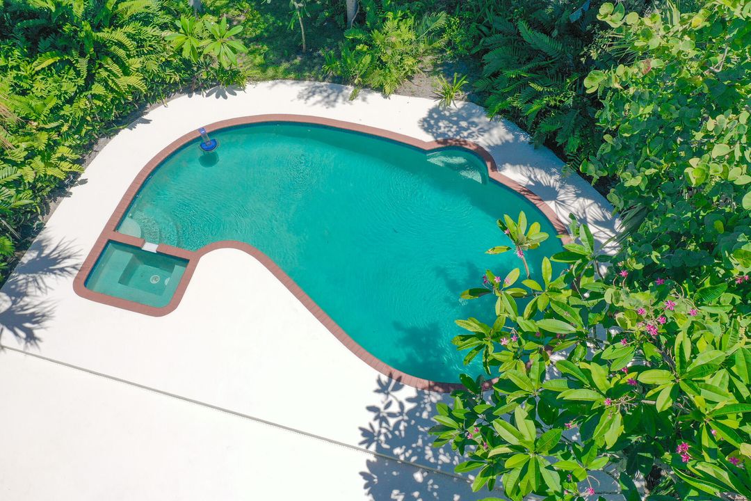 Под контрактом: $1,000,000 (4 спален, 4 ванн, 2480 Квадратных фут)