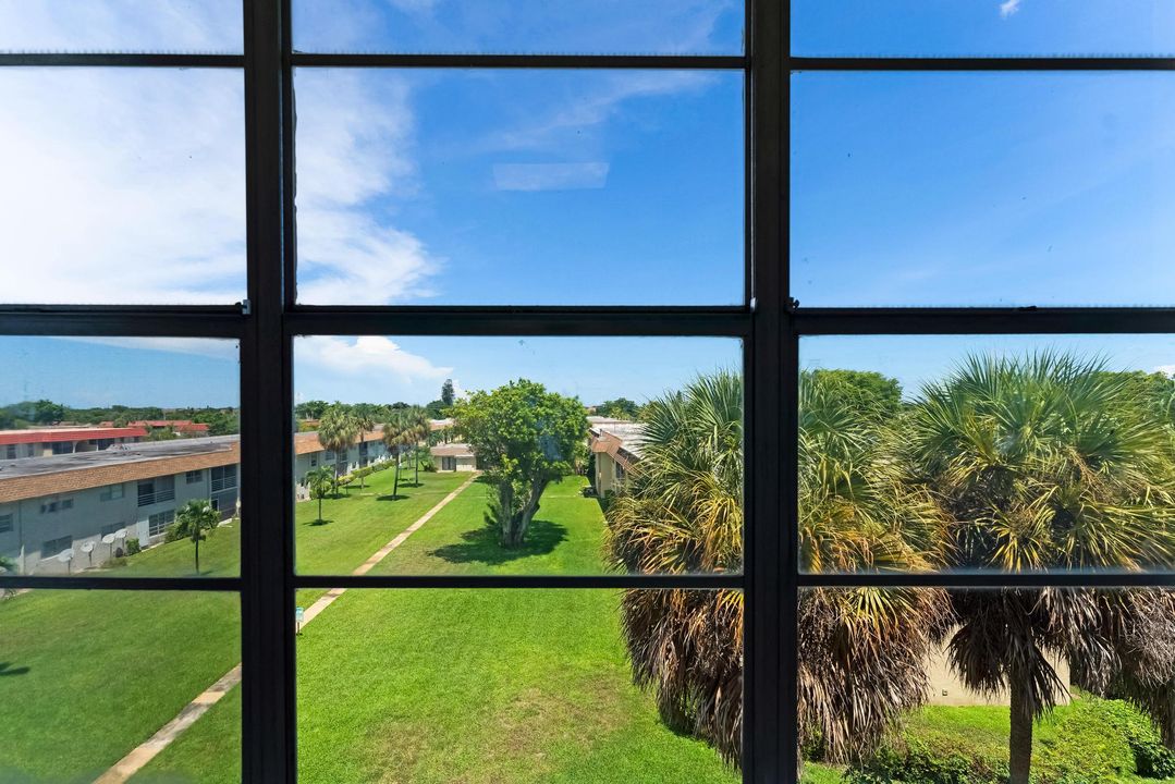 合同活跃: $2,000 (3 贝兹, 2 浴室, 840 平方英尺)