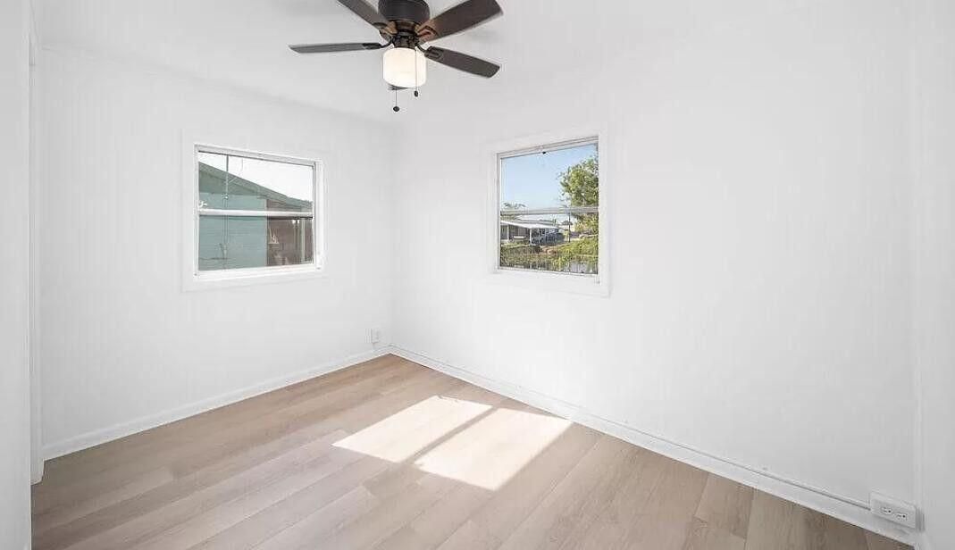 For Rent: $1,450 (3 beds, 1 baths, 760 Square Feet)