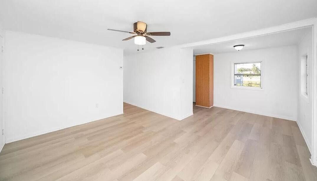 For Rent: $1,450 (3 beds, 1 baths, 760 Square Feet)