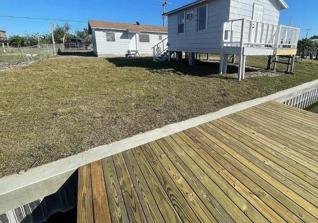 For Rent: $1,450 (3 beds, 1 baths, 760 Square Feet)