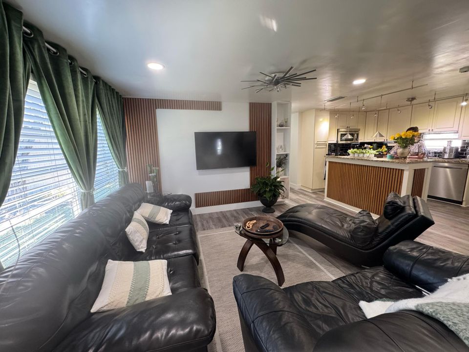 For Sale: $89,999 (3 beds, 2 baths, 1056 Square Feet)