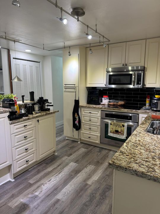 For Sale: $89,999 (3 beds, 2 baths, 1056 Square Feet)