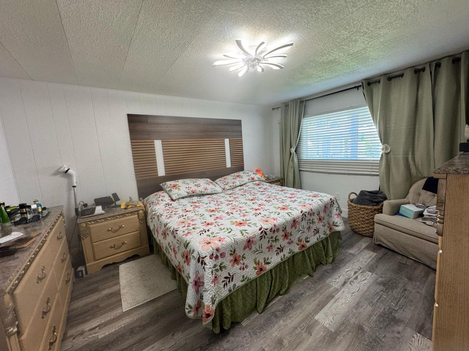 For Sale: $89,999 (3 beds, 2 baths, 1056 Square Feet)