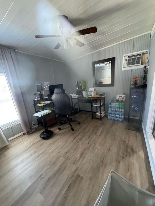 For Sale: $89,999 (3 beds, 2 baths, 1056 Square Feet)