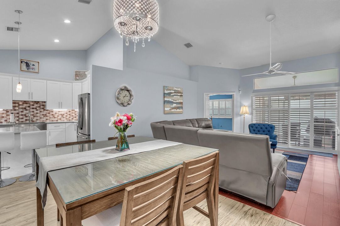 合同活跃: $389,000 (3 贝兹, 2 浴室, 1502 平方英尺)