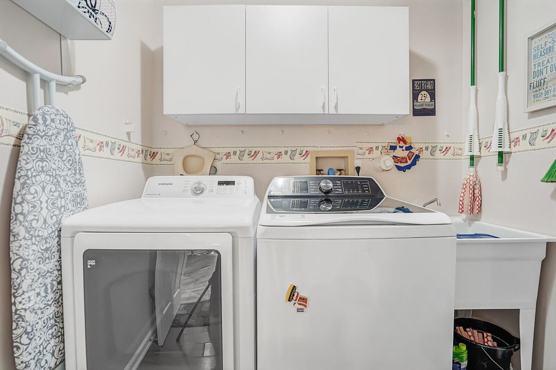 合同活跃: $389,000 (3 贝兹, 2 浴室, 1502 平方英尺)