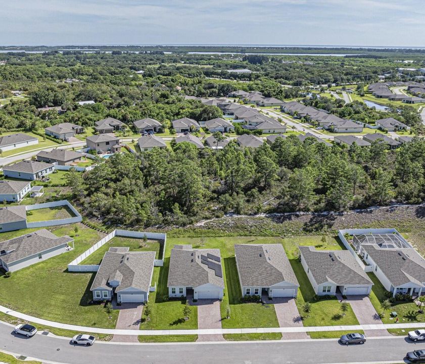 На продажу: $397,500 (4 спален, 2 ванн, 1823 Квадратных фут)