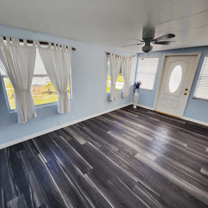 For Sale: $99,000 (2 beds, 2 baths, 1262 Square Feet)