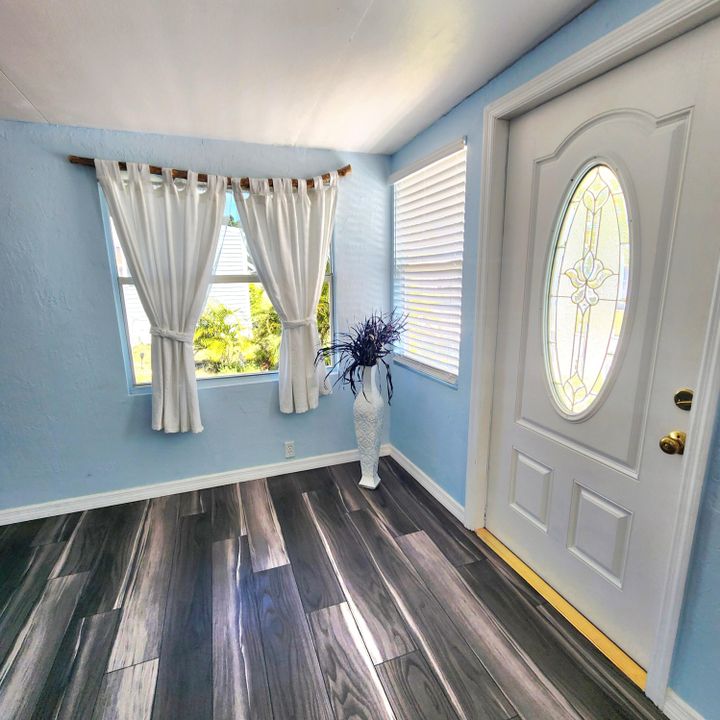 For Sale: $99,000 (2 beds, 2 baths, 1262 Square Feet)