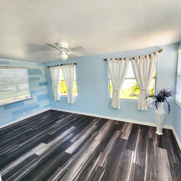 For Sale: $99,000 (2 beds, 2 baths, 1262 Square Feet)