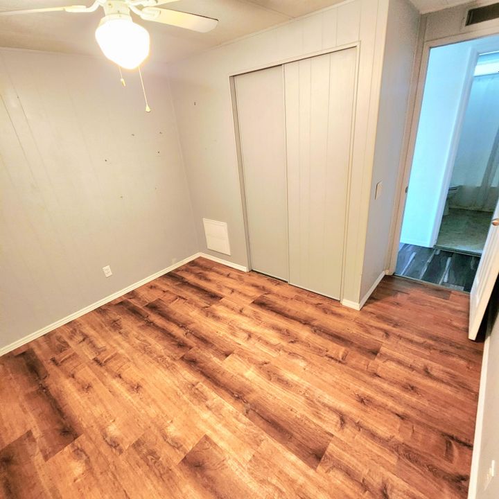 For Sale: $99,000 (2 beds, 2 baths, 1262 Square Feet)