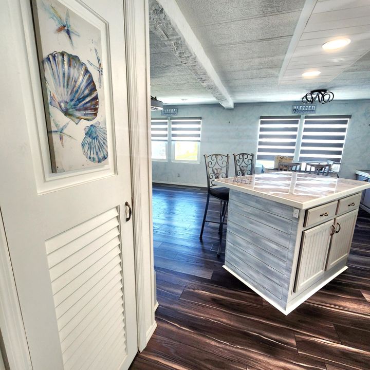 For Sale: $99,000 (2 beds, 2 baths, 1262 Square Feet)