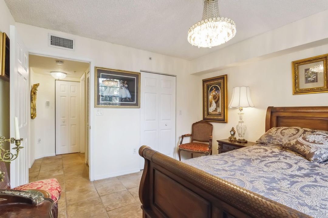 Active With Contract: $4,000 (2 beds, 2 baths, 1071 Square Feet)