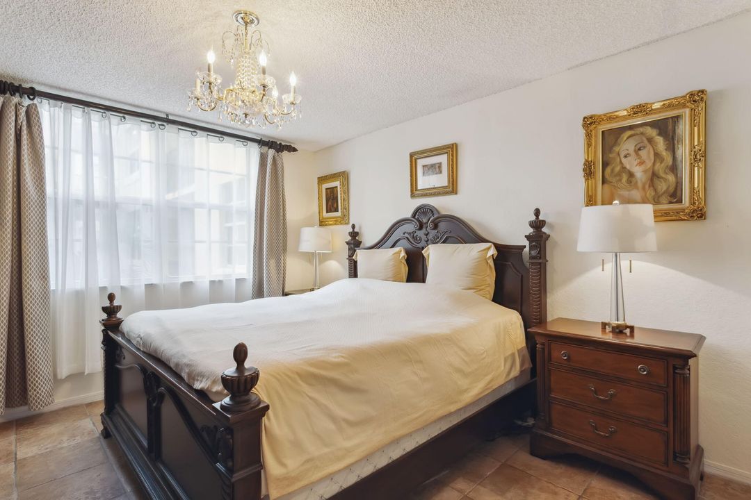 Active With Contract: $4,000 (2 beds, 2 baths, 1071 Square Feet)