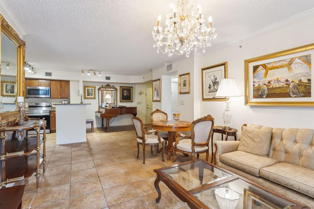 Active With Contract: $4,000 (2 beds, 2 baths, 1071 Square Feet)