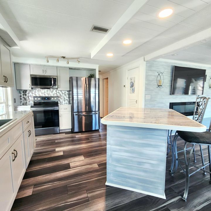 For Sale: $99,000 (2 beds, 2 baths, 1262 Square Feet)