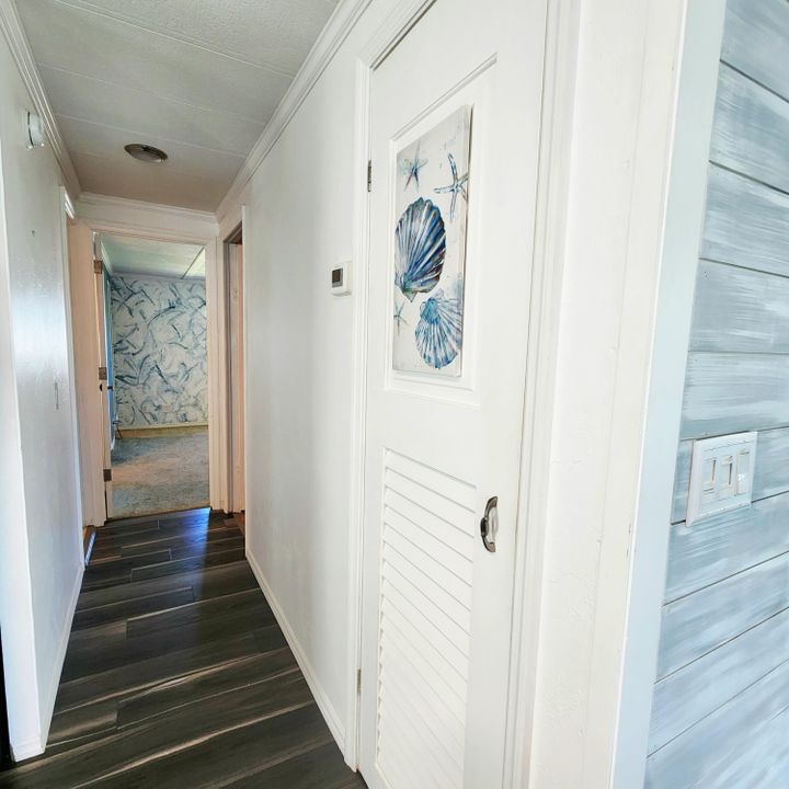 For Sale: $99,000 (2 beds, 2 baths, 1262 Square Feet)